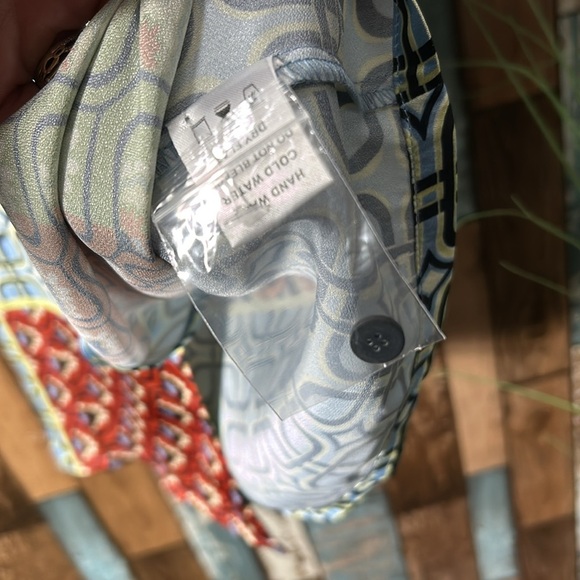 Juny small patterned button down short sleeve shirt - Picture 9 of 12